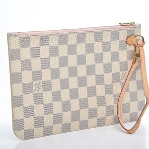Louis Vuitton Neverfull Wrislet. (Pink) authentic